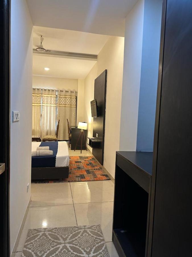 Hotel Jb Residency !! Luxurious & Royal Balcony Rooms !! Large Rooms Zirakpur Exteriér fotografie