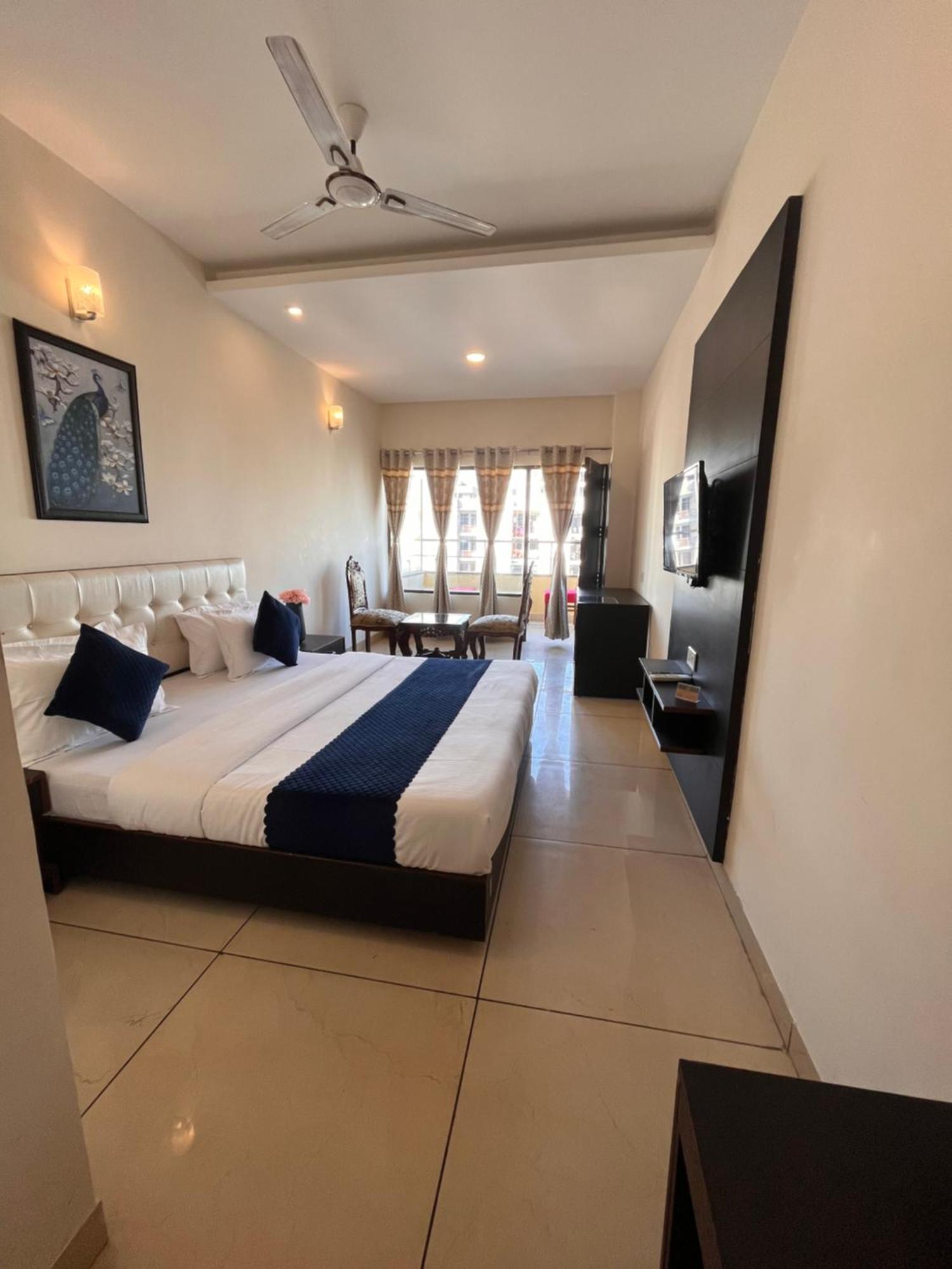 Hotel Jb Residency !! Luxurious & Royal Balcony Rooms !! Large Rooms Zirakpur Exteriér fotografie